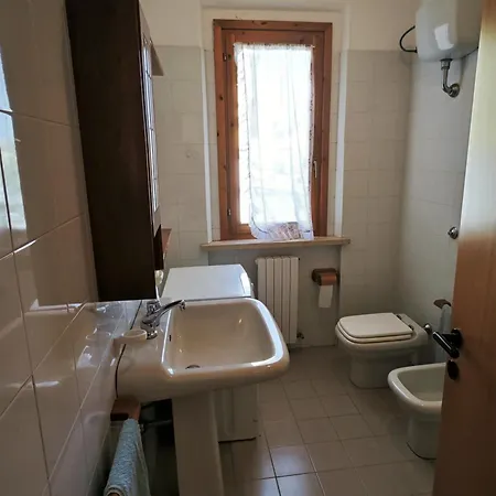 R07 - Trilocale Con Terrazzo E Garage نومانا