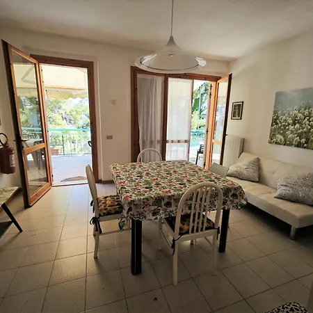 Apartmán R07 - Trilocale Con Terrazzo E Garage