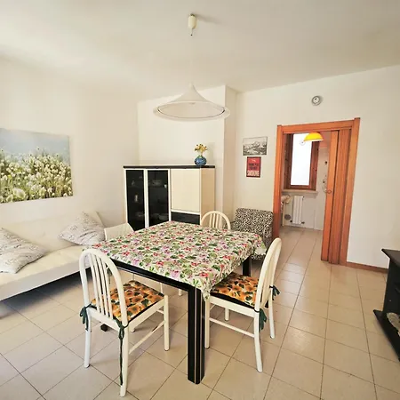 R07 - Trilocale Con Terrazzo E Garage