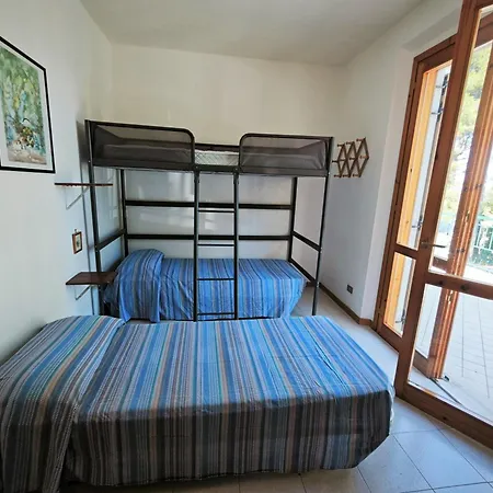 R07 - Trilocale Con Terrazzo E Garage Apartmán *